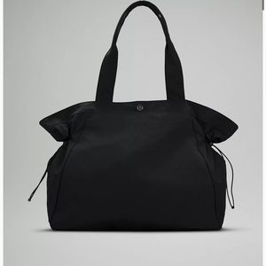 Lululemon side cinch shopper - black